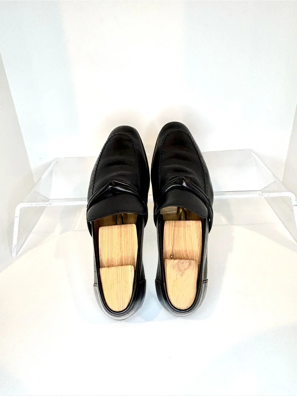 Gucci Black Leather Classic Knot Slip-On Loafers, size 10.5, fits like 11.5